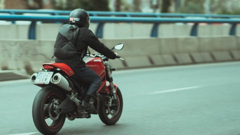 Rüyada Motor Sürmek Ve Rüyada Motora Binmek